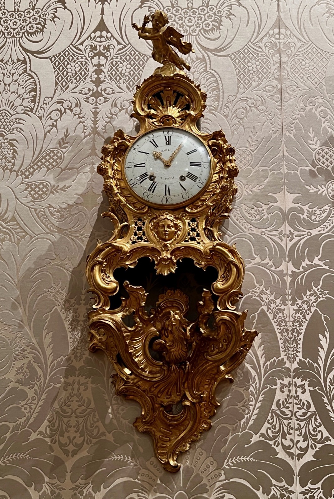 Clock in Los Angeles, California, USA