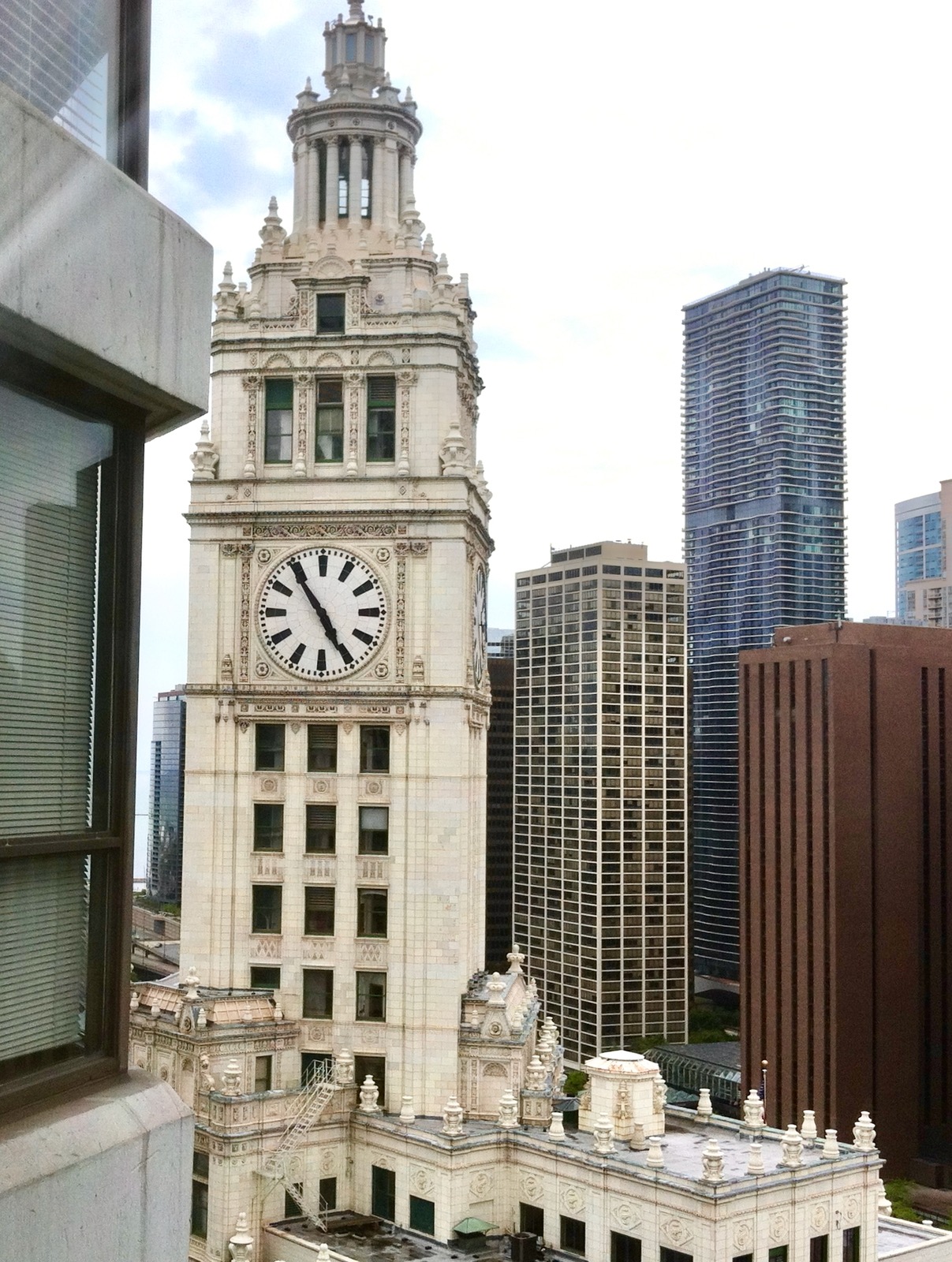 Clock in Chicago, Illinois, USA