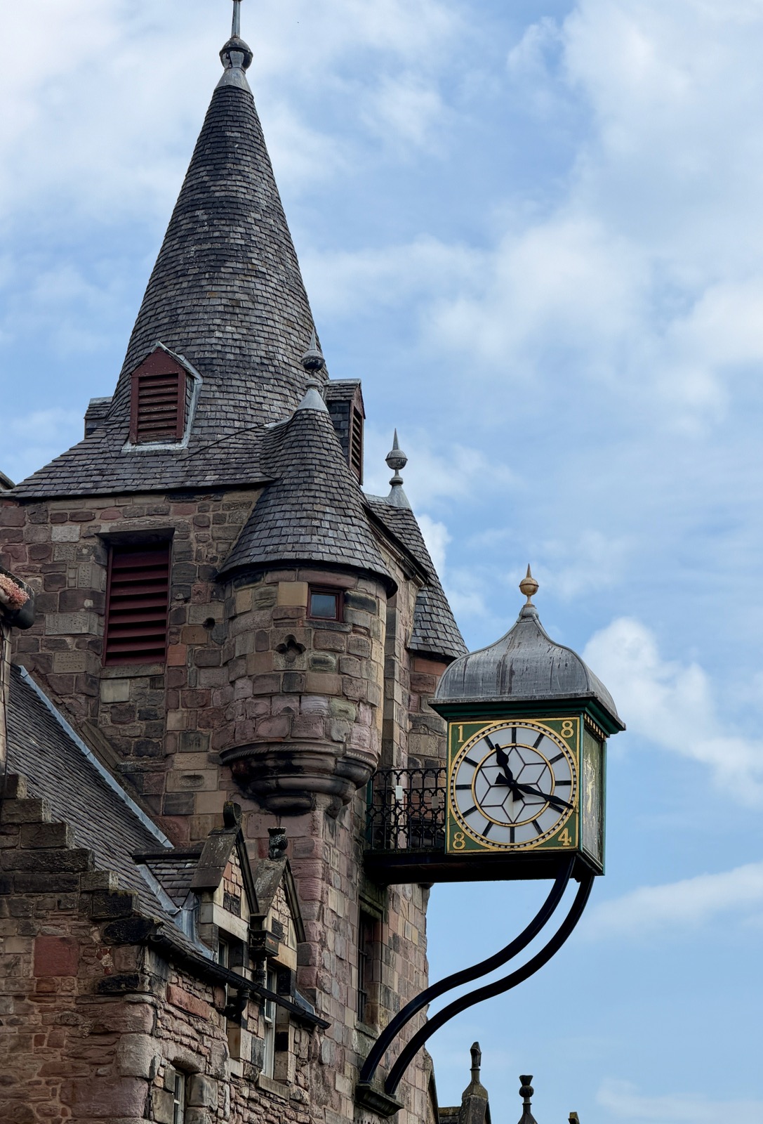Clock in Edinburgh, United Kingdom
